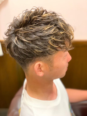 束感ツーブロックスタイル