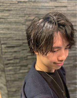 ツイストスパイラルパーマ×センターパート