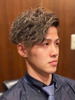 波巻パーマ×スキンフェード