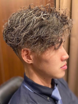 波巻パーマ×スキンフェード