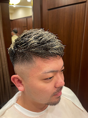 スキンフェードホワイトメッシュ