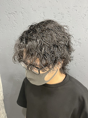 メンズ強めスパイラルパーマ／パーマスタイリング【池袋・池袋】