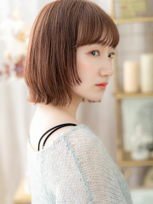 韓国風ベージュピンク外ハネ透け感ミニボブ　ヘルシースタイル
