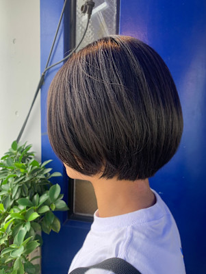 〈木賀　絵莉子〉アッシュベージュ×ミニボブ