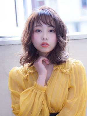 イルミナカラー×ヘルシレイヤー×外ハネミディ