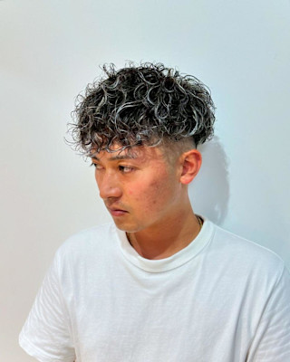 横浜スペインカールメンズパーマメッシュパーマハイライトカラー