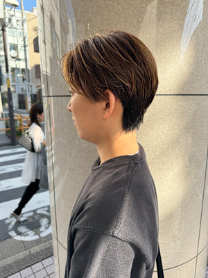 あなたの似合うがわかる！メンズセンターパート×ハイライト