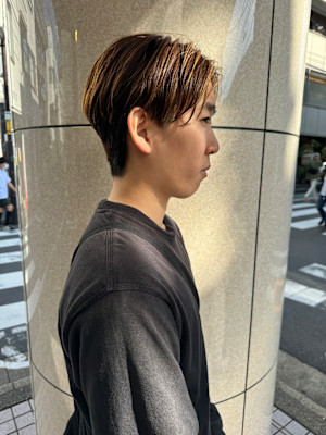 あなたの似合うがわかる！メンズセンターパート×ハイライト