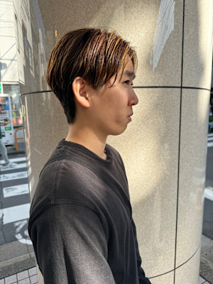 あなたの似合うがわかる！メンズセンターパート×ハイライト