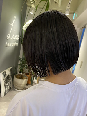 切りっぱなし艶ボブ［久米川美容室］
