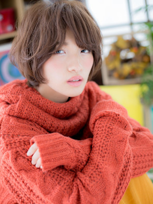 インナーカラーくせ毛風小顔ミニボブショート　マッシュパーマ