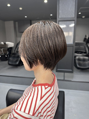 ショートヘア　くびれショート　ハンサムショート