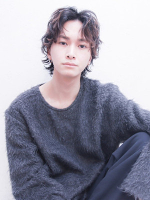 波巻きパーマ　アップバング　ウルフヘアー