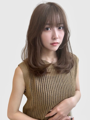 くびレイヤー前髪ピンクベージュエモージュインナーグレージュ