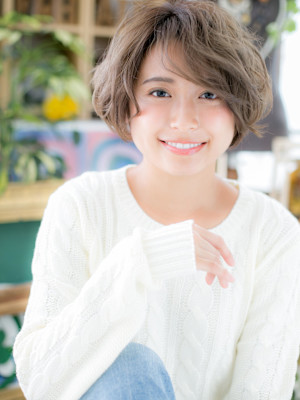 グラデーションカラーくせ毛風ニュアンスボブ　シルキーベージュ