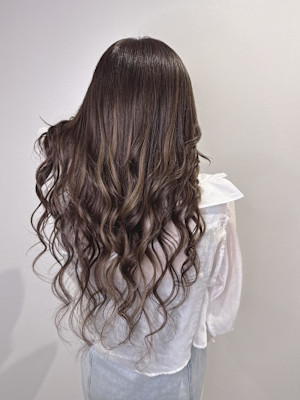 ナチュラルブラウン