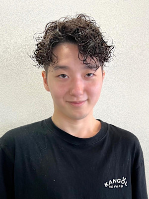 【平山明樹】波巻きパーマ/センターパート