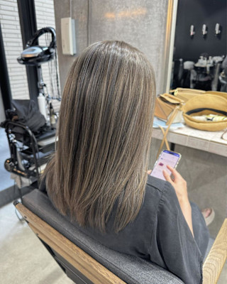 グレージュ☆ハイライトレイヤースタイル