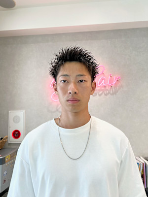 赤羽メンズカット刈り上げ短髪スパイキーショートカットスタイル