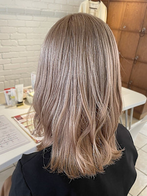 ホワイトベージュ