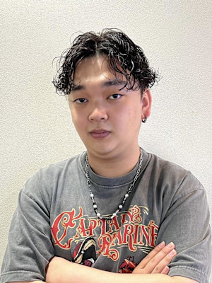 【平山明樹】波巻きパーマ/センターパート