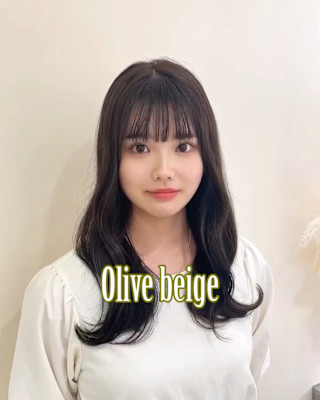 『オリーブベージュカラー』肌の色に馴染みやすいカラー