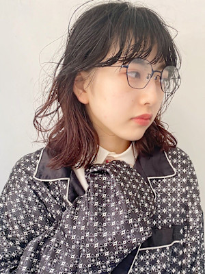 ミディアムボブのニュアンスカール