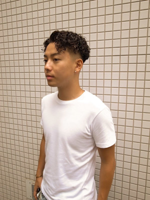 ハードパーマ/スキンフェード/ナチュラルバックヘア