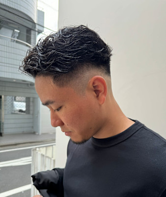 あなたの似合うが見つかる！　メンズ7:3分けニュアンスパーマ