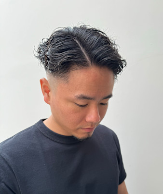 あなたの似合うが見つかる！　メンズ7:3分けニュアンスパーマ