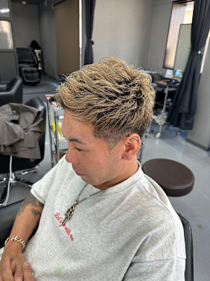 アップバング　ショート　刈り上げ