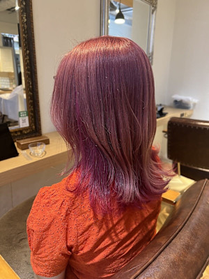 外ハネ × ピンクカラー