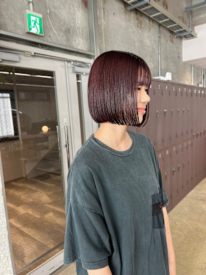 プツッとボブ×ワインレッド