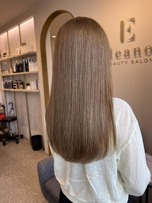 ライトベージュ