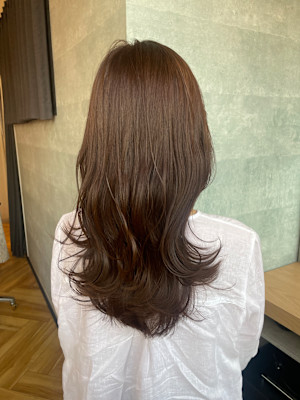 LOREN自由が丘＊美肌に魅せるくびれ艶髪ロング