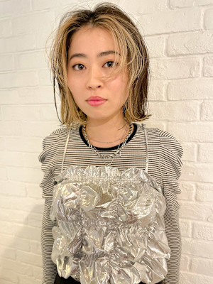 フェイスフレーミングボブ