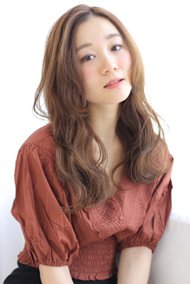 ミルクティーベージュ×顔回りニュアンスカット