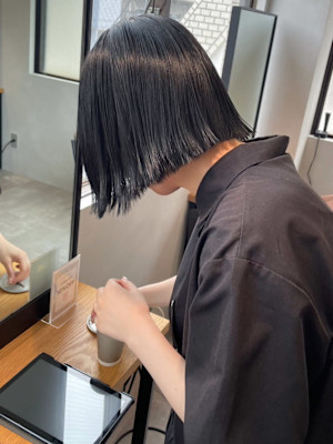 透明感カラーアッシュグレージュ＊ぷつっとボブ暗めカラー