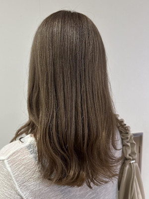 スモーキーベージュ