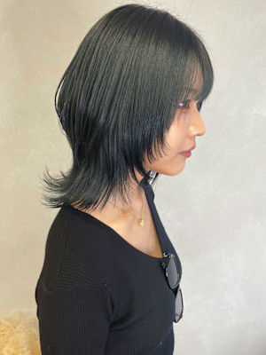 ミディアムウルフレイヤーカット＊透明感カラーオリーブアッシュ