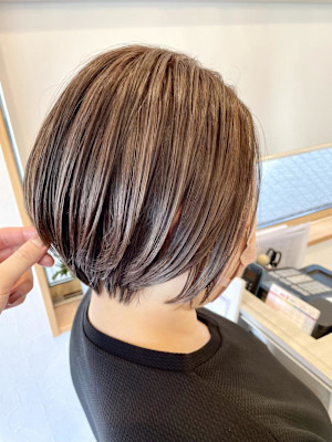 ハイライト/くびれショート/グレージュ