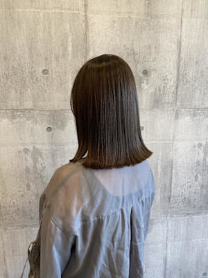 ぱつっとミディアム〈ARCH CHIAKI〉