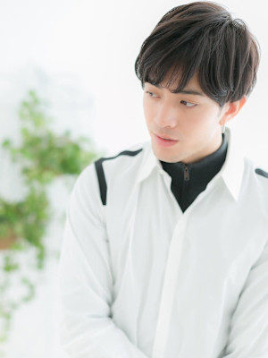 抜け感！ウルフパーマ×くせ毛ショート