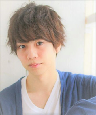 山崎賢人風髪型　メンズゆるふわひし形マッシュパーマショート