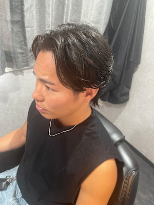 センターパートウルフ