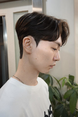 毛流れセンターパート　ダウンパーマ