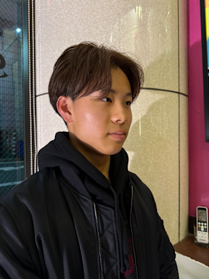 あなたの似合うがわかる！メンズ2ブロックセンターパート