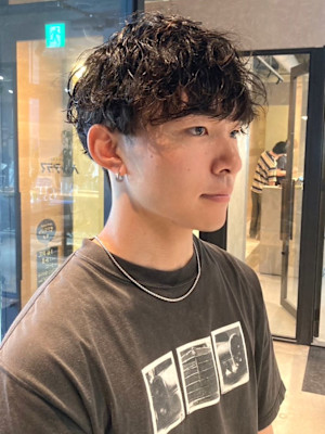 波巻きパーマ　ニュアンスパーマ　メンズショート　爽やか　