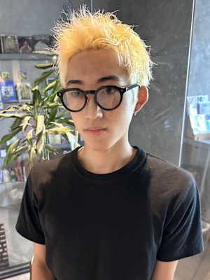 抜きっぱなしブロンド　スパイキーショート　アップバング