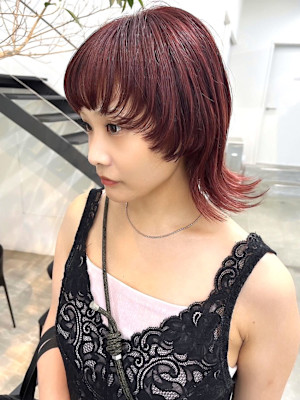 ブリーチなし　レッドカラー　ウルフマッシュ　デザインカット